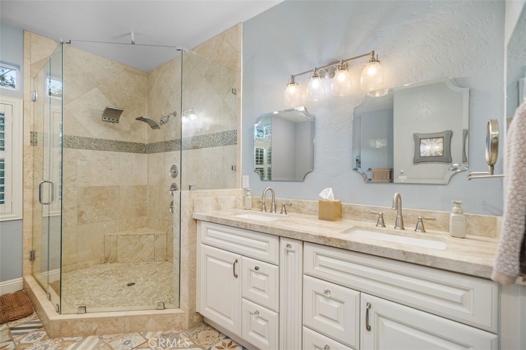 45600 La Cruz Dr.