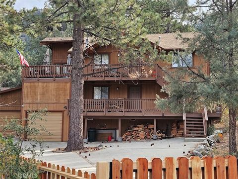 Photo of 1816 Freeman Drive, Pine Mountain Club, CA 93222 (MLS # SR26033095)