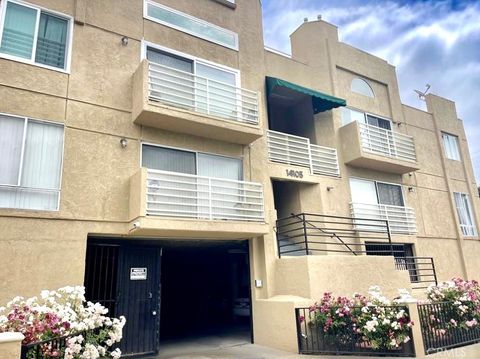 Photo of 14105 Califa #105, Sherman Oaks, CA 91401 (MLS # SR26027518)