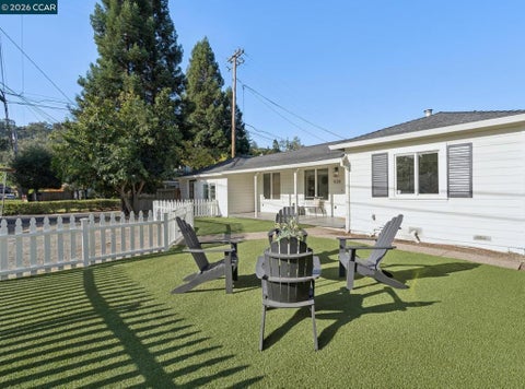 Photo of 939 Mountain View Dr DR, Lafayette, CA 94549 (MLS # 41148544)