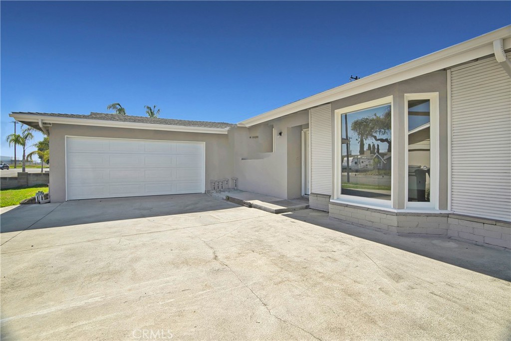 6470 Flamingo Drive