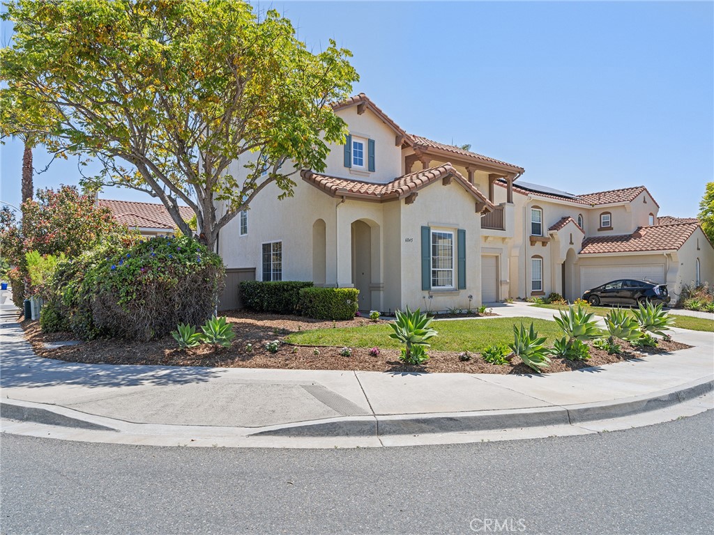 6045 Paseo Carreta