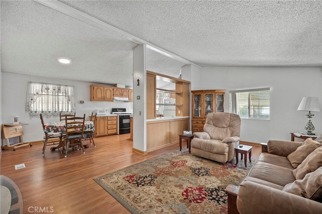 929 E Foothill 35