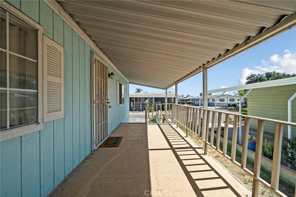929 E Foothill 35