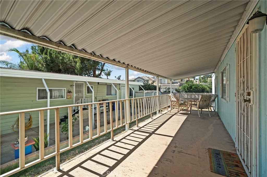 929 E Foothill 35