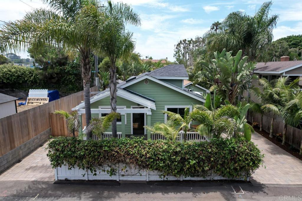 121 CADMUS St.