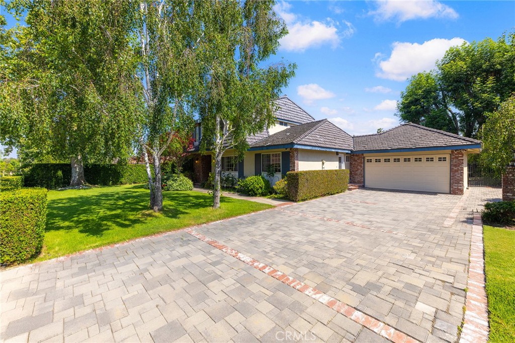300 W Wistaria Avenue