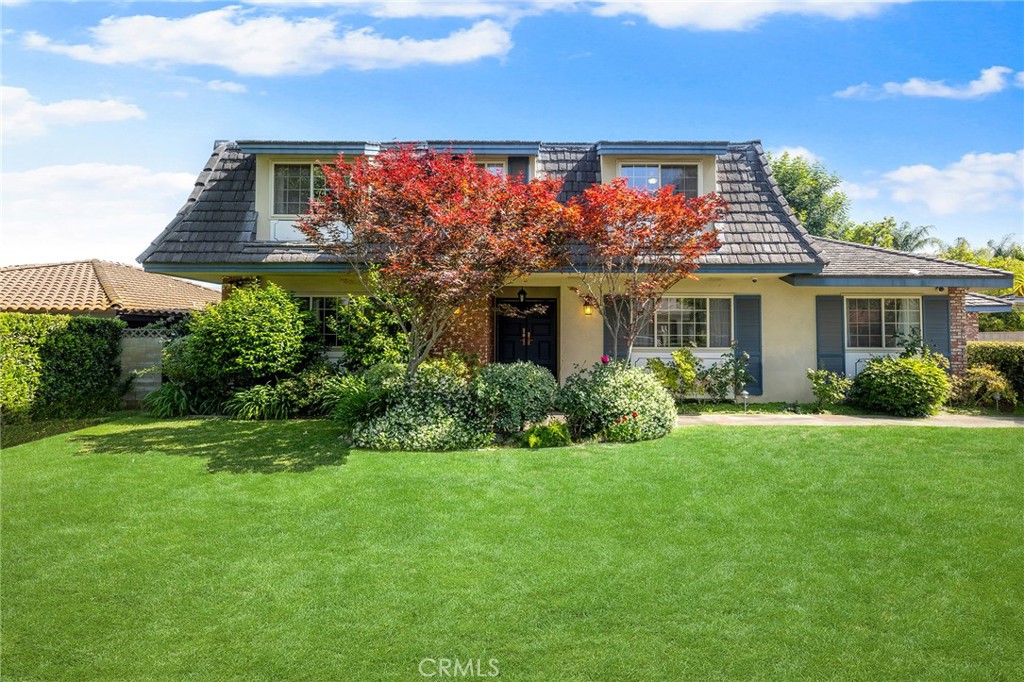 300 W Wistaria Avenue