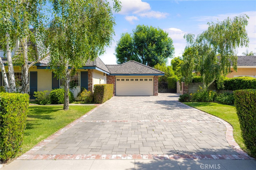 300 W Wistaria Avenue