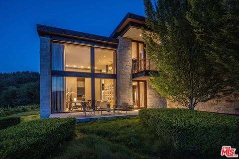 7596 Sonoma Mountain Road  CA 95442