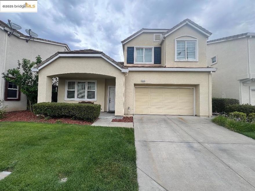 This beautiful and spacious 4 bedroom 2 1/2 bathroom is located in a gated community. Home has spacious living room and a family room. Plenty of cabinet space in kitchen. Bright and open floor plan.  Raised vaulted ceilings, huge master retreat with a walk in closet, central air and heat. Small park with playground in complex. Close to BART , shops and Freeway. Apply with RentSpree https://apply.link/8MOe2uQ