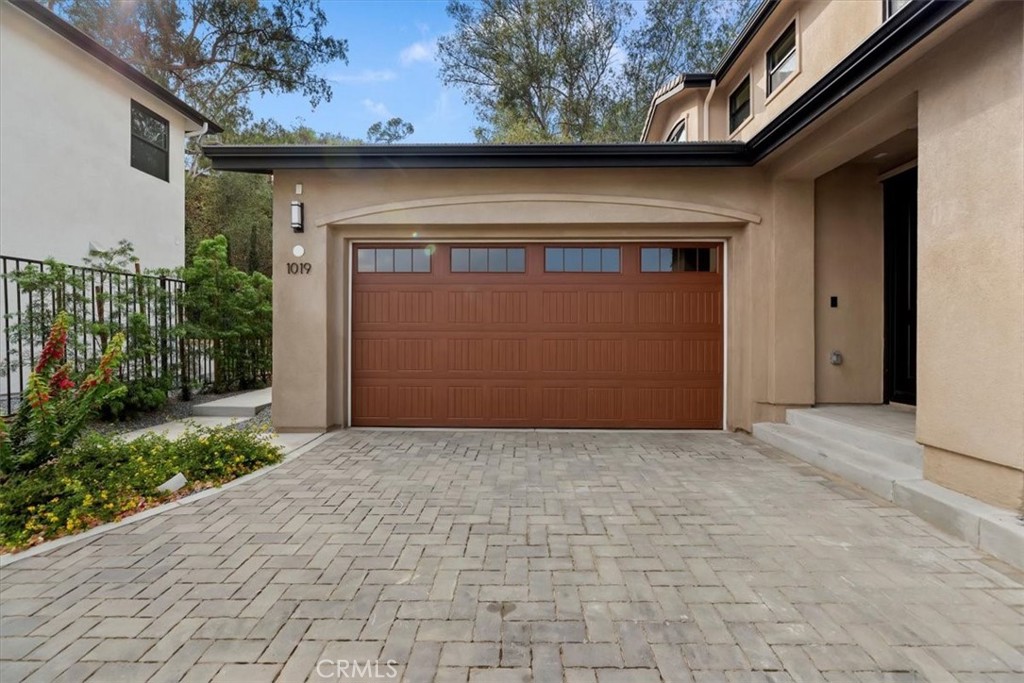 Properties 1 1019 N STALEY LANE