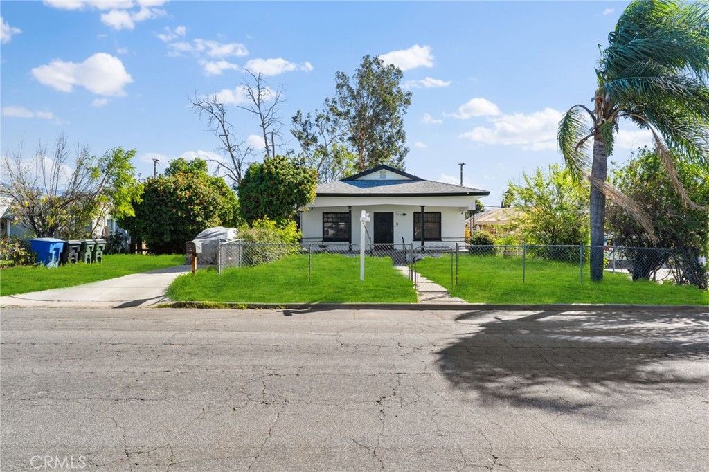 Photo of 1325 Cedar St, San Bernardino, CA 92404 (MLS # CV26082977)