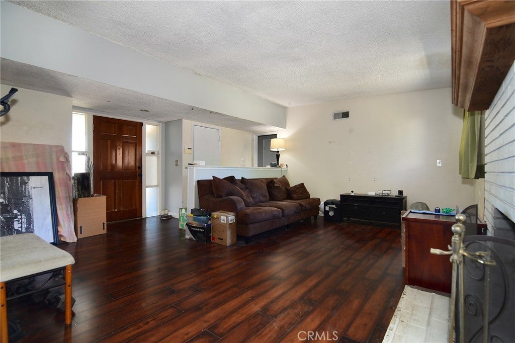 14913 Hubbard
