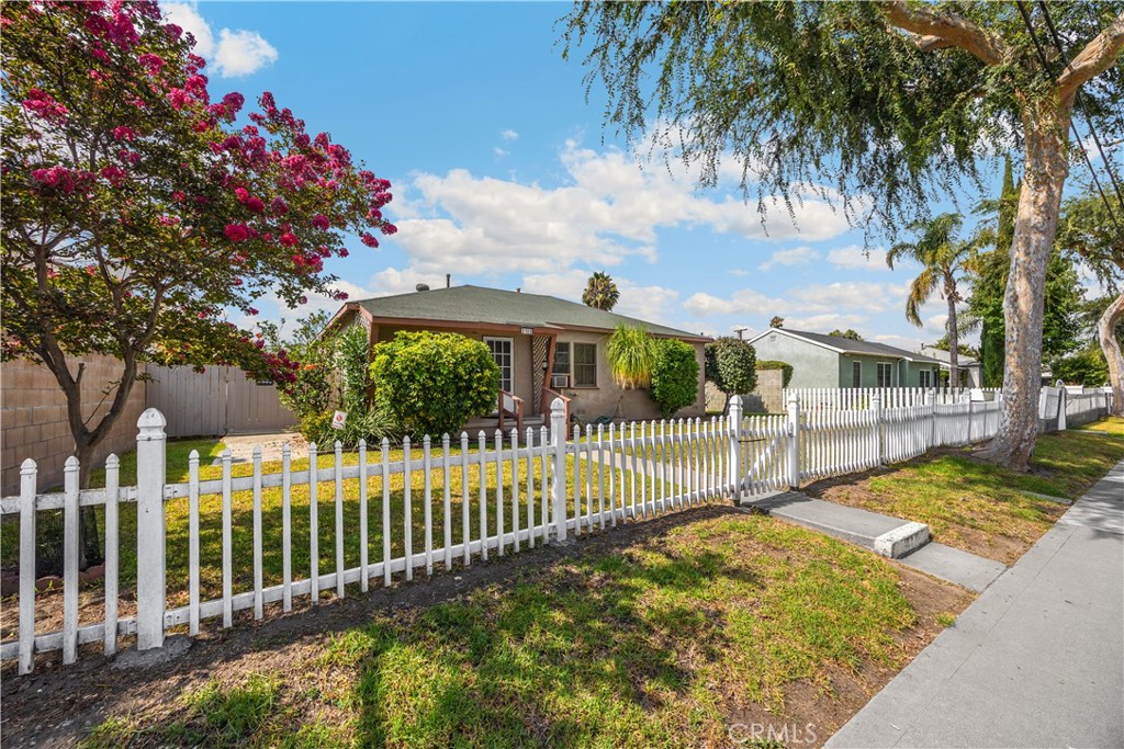 2100 W Valencia Drive