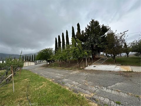 Photo of 23171 Woodford Tehachapi Road, Tehachapi, CA 93561 (MLS # MB25100252) Photo of 23171 Woodford Tehachapi Road, Tehachapi, CA 93561 (MLS # MB25100252)