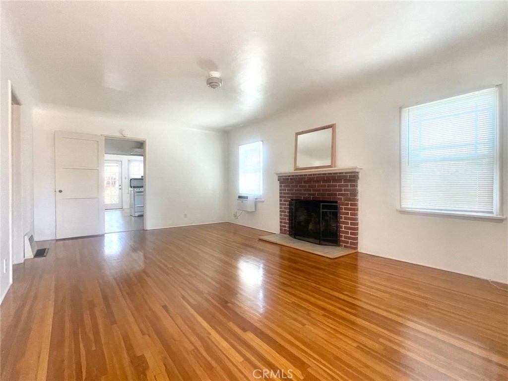 3224 Cerritos Avenue