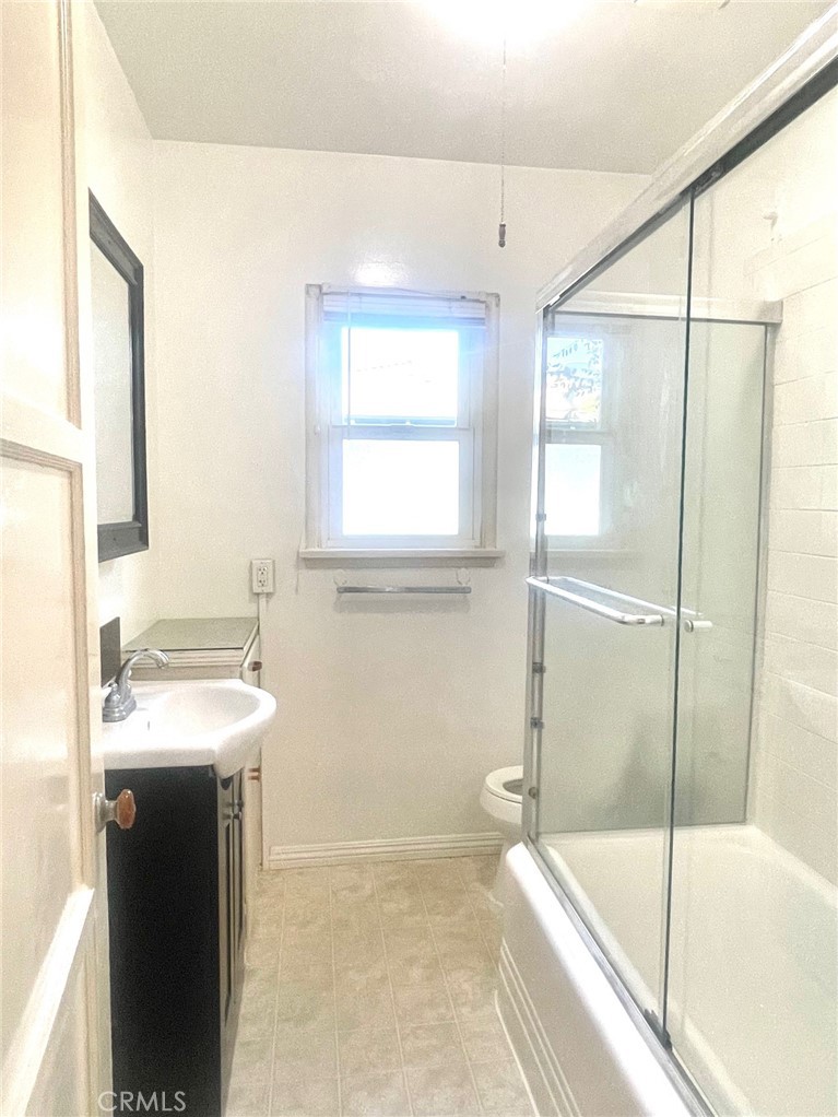 3224 Cerritos Avenue