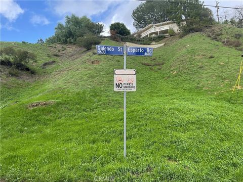 Photo of 4704 GALENDO St, Woodland Hills, CA 91364 (MLS # SR25227743)