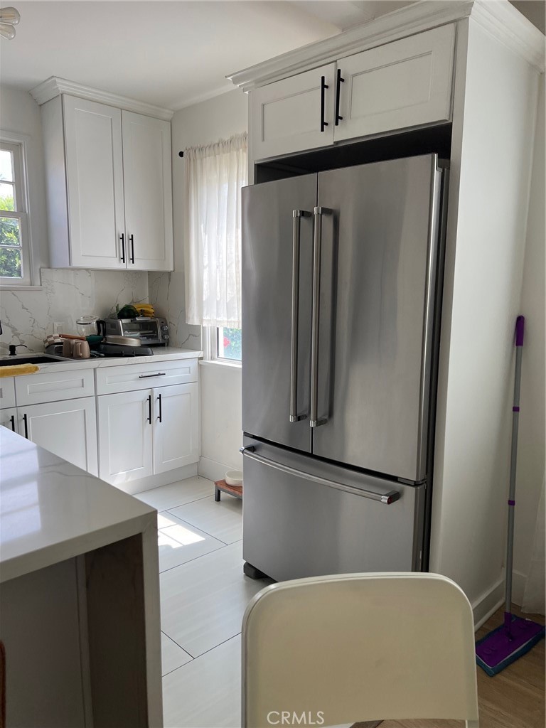 Properties 4 8129 Radford Avenue