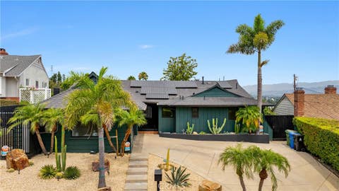 Photo of 3627 Willowcrest Avenue, Studio City, CA 91604 (MLS # SR26174198)