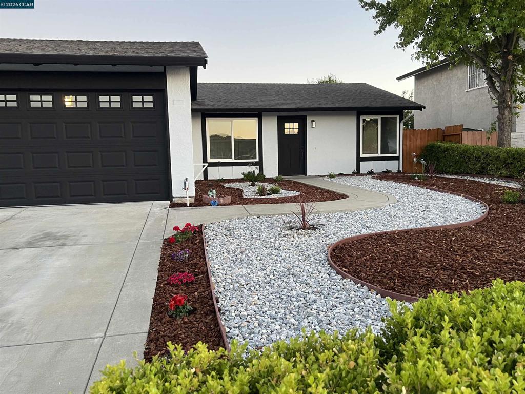 1116 Langlie Way