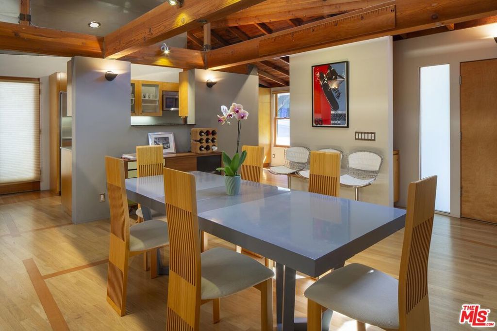 Photo of 10335 Oletha Lane, Los Angeles, CA 90077 (MLS # 25606849)