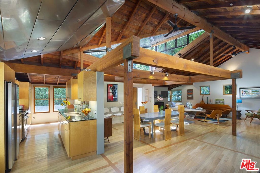 Photo of 10335 Oletha Lane, Los Angeles, CA 90077 (MLS # 25606849)