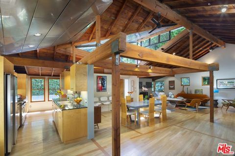 Photo of 10335 Oletha Lane, Los Angeles, CA 90077 (MLS # 25606849)