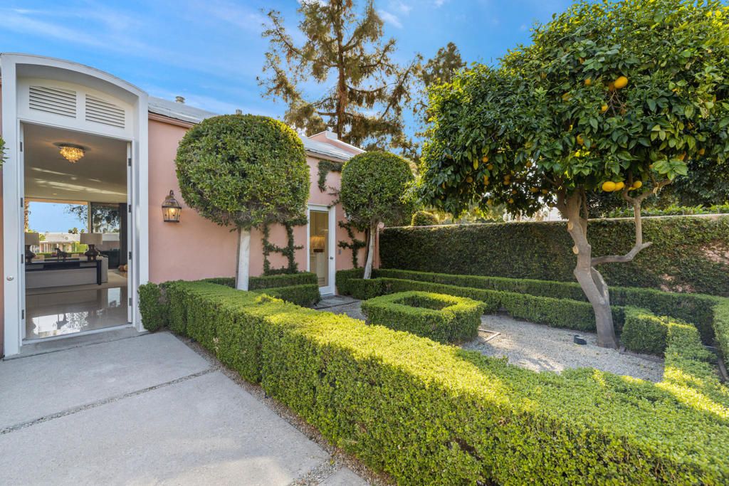 Photo of 47204 El Agadir Cir, Palm Desert, CA 92260 (MLS # 219138619DA)