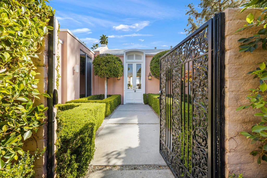 Photo of 47204 El Agadir Cir, Palm Desert, CA 92260 (MLS # 219138619DA)