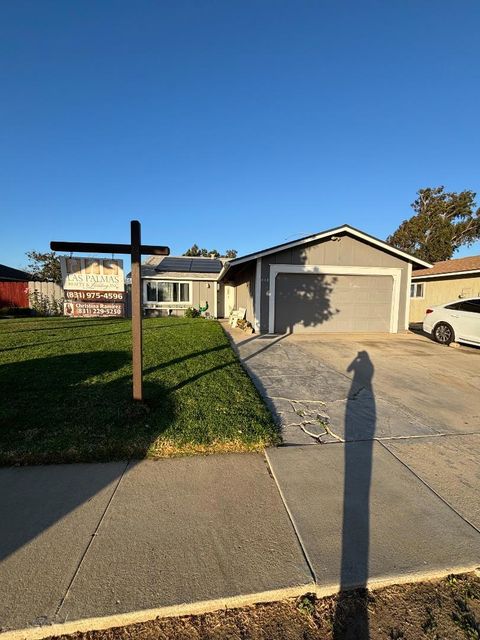 Photo of 418 Calaveras Way, Greenfield, CA 93927 (MLS # ML82024241)