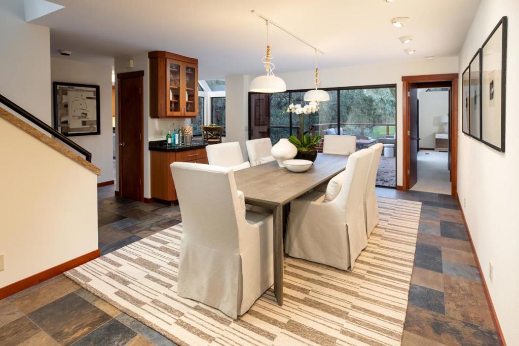 23200 Encinal Court