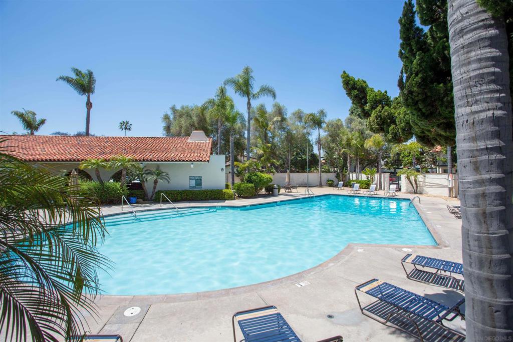 3216 Loma Riviera Dr