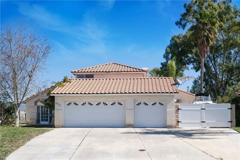 Photo of 42966 Avenida Gato, Hemet, CA 92544 (MLS # OC26049486)