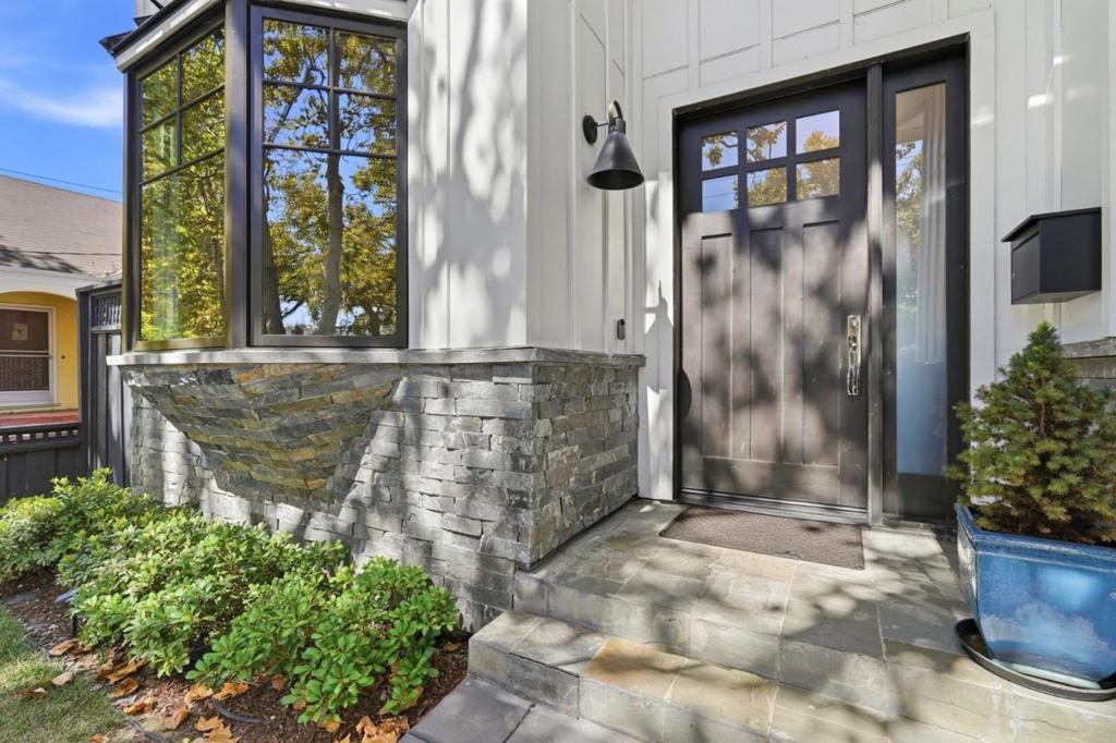 1015 Willow Glen Way