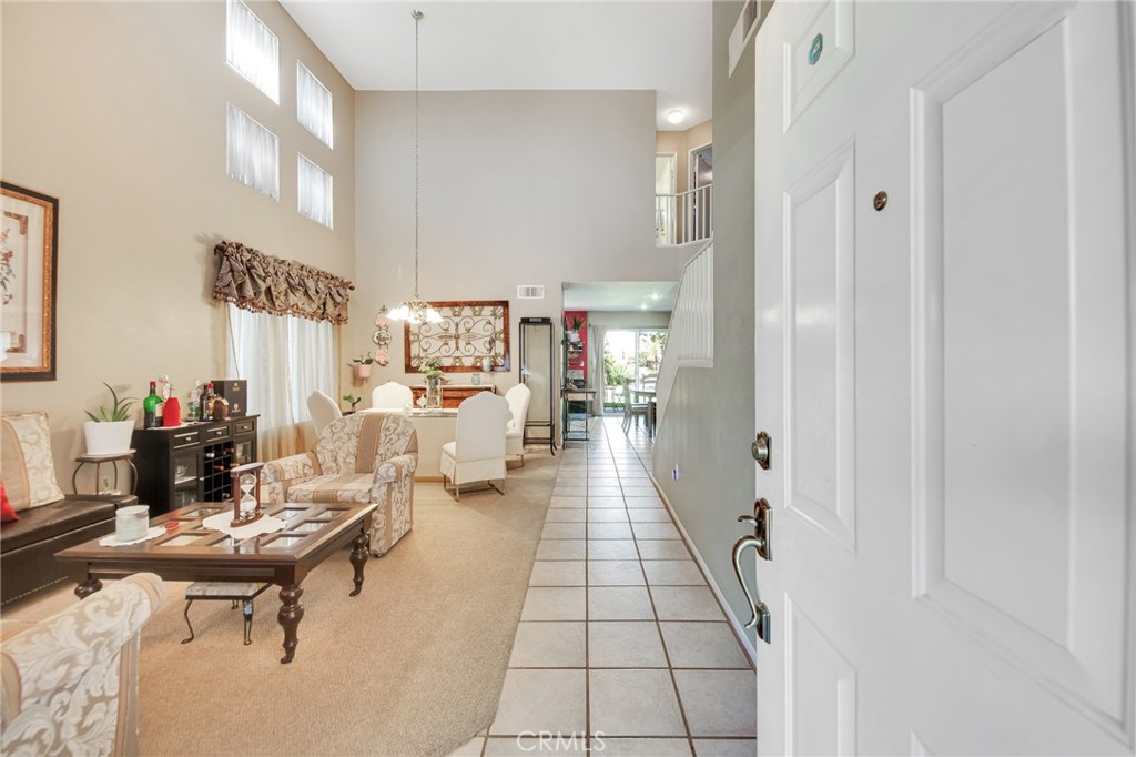 2825 W Newgrove Street