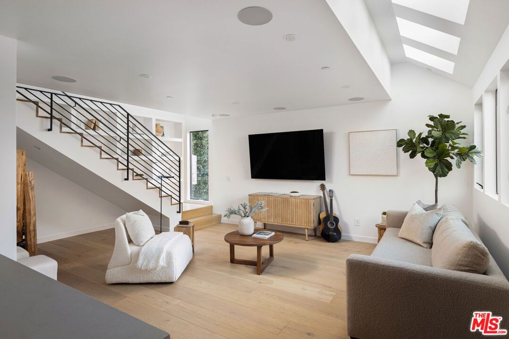 Photo of 1821 Penmar Avenue, Venice, CA 90291 (MLS # 25558285)