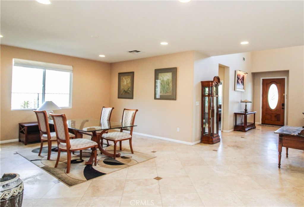 1713 Crest View Place