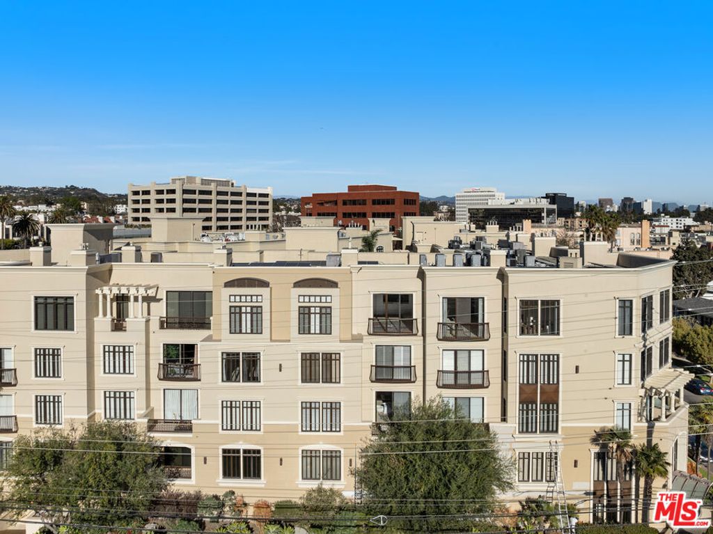 Photo of 11847 Gorham Avenue #210, Los Angeles, CA 90049 (MLS # 25575525)