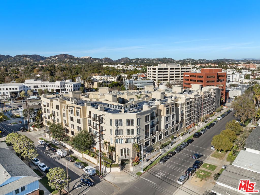 Photo of 11847 Gorham Avenue #210, Los Angeles, CA 90049 (MLS # 25575525)