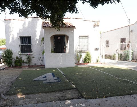 Photo of 611 W 91st St, Los Angeles, CA 90044 (MLS # PW26066484)