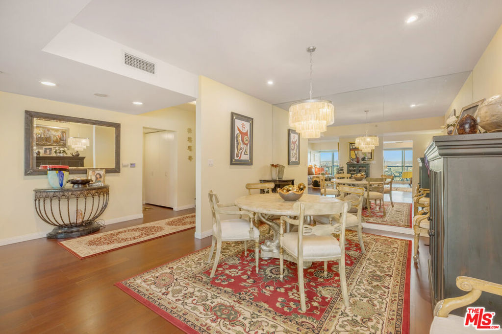 13600 Marina Pointe Drive 1704