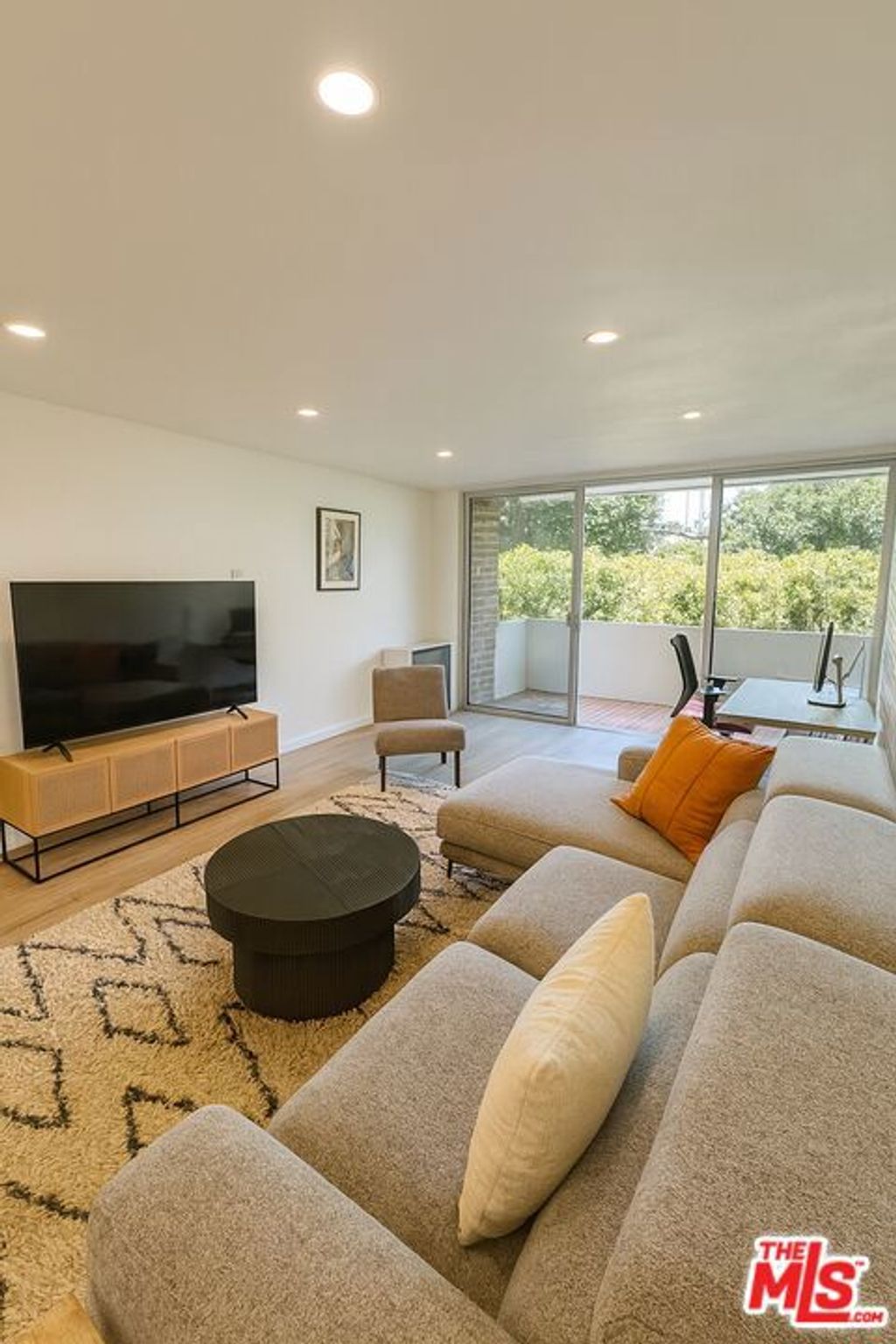 Photo of 11750 W Sunset Boulevard #302, Los Angeles, CA 90049 (MLS # 25590623)