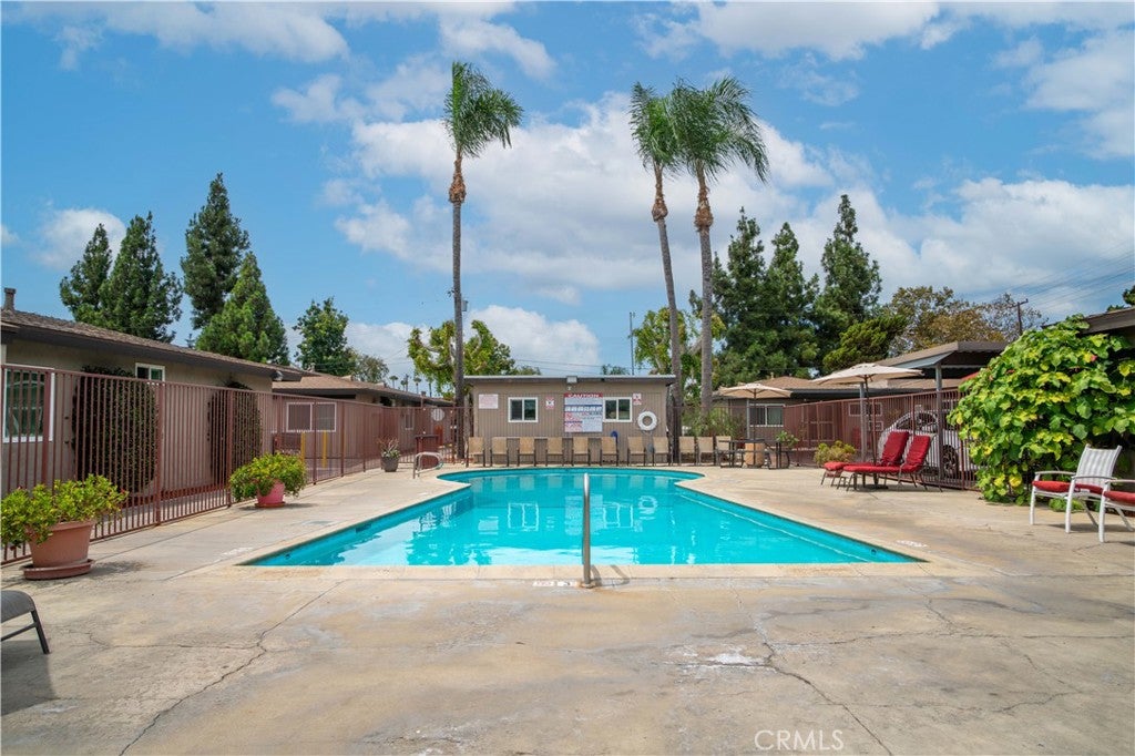 140 W Orangethorpe Avenue