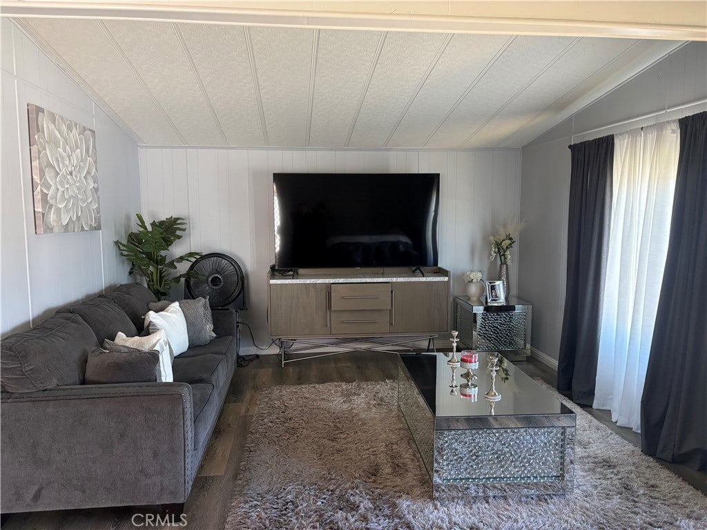 15252 Seneca 84