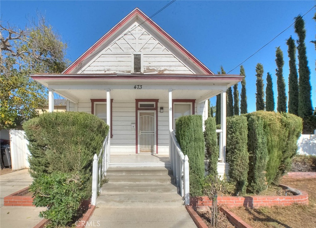 469 N Cypress