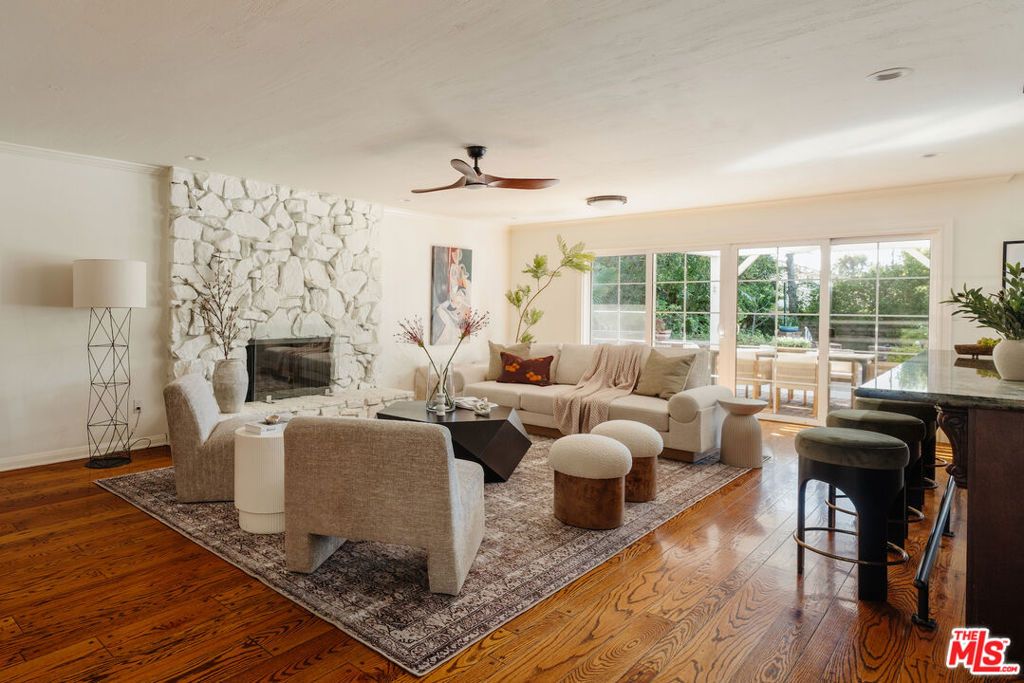 Photo of 9747 Babbitt Avenue, Northridge, CA 91325 (MLS # 26664427)