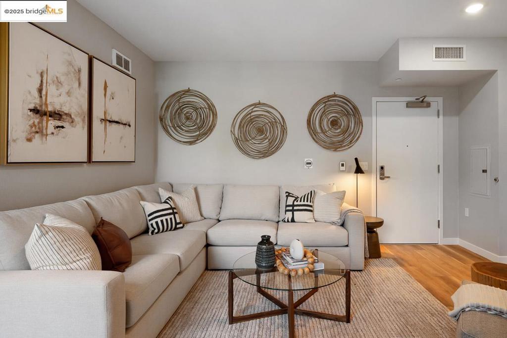 WEST OAKLAND - Residential