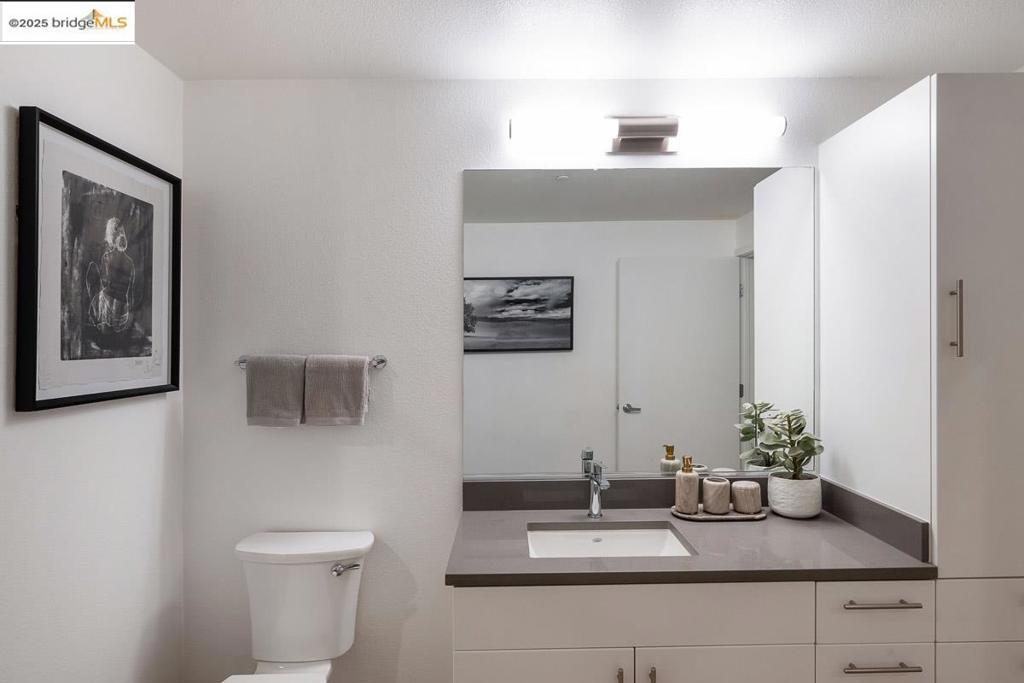 WEST OAKLAND - Residential